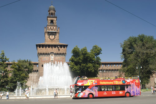  hop-on-hop-off -tour-de-milan-en-bus-a-arrets-multiple