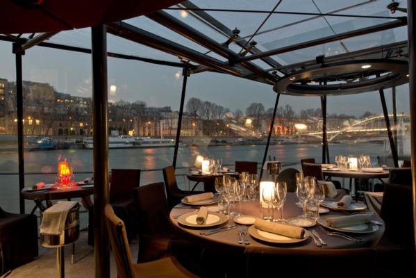  croisiere-diner-sur-la-seine-a-bord-bateaux-parisiens